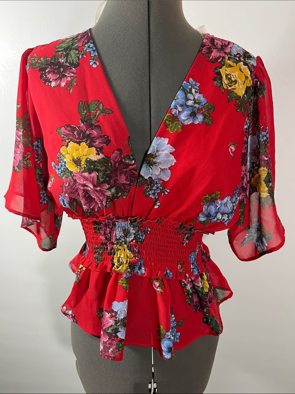 Shinestar Red Floral V-Neck Smocked Waist Peplum Blouse Size XL